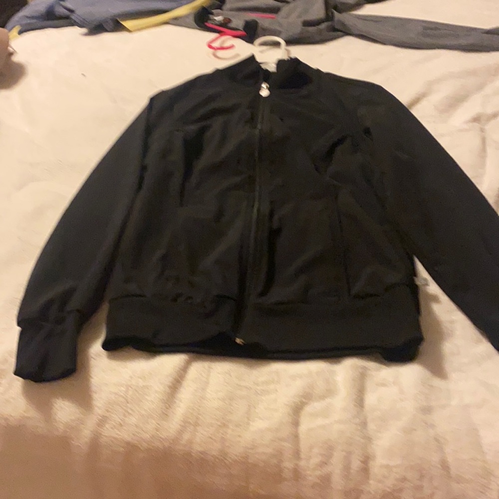 Cherokee infinity scrub black jacket